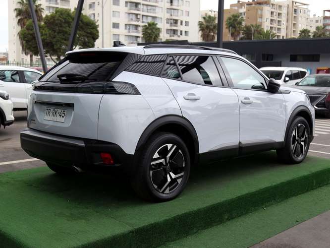 PEUGEOT 2008 2025