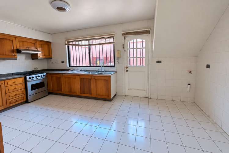 ARRIENDO CASA EN COQUIMBO, AL FRENTE DE LA UNIVERSIDAD CATÓLICA DEL NORTE, 3 DORMITORIOS, 2 BAÑOS.