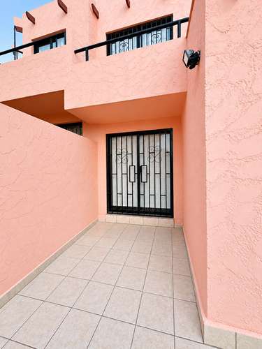 ARRIENDO CASA EN COQUIMBO, AL FRENTE DE LA UNIVERSIDAD CATÓLICA DEL NORTE, 3 DORMITORIOS, 2 BAÑOS.