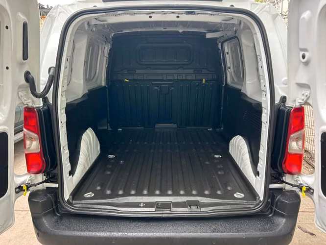 CITROEN BERLINGO BLUEHDI 1.5 - 2024 | 4916 - Imagen 19