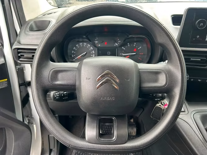 CITROEN BERLINGO BLUEHDI 1.5 - 2024 | 4915 - Imagen 10