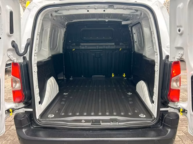 CITROEN BERLINGO BLUEHDI 1.5 - 2024 | 4915 - Imagen 19