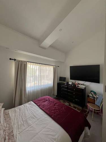 Hermosa casa de dos pisos remodelada - Imagen 13