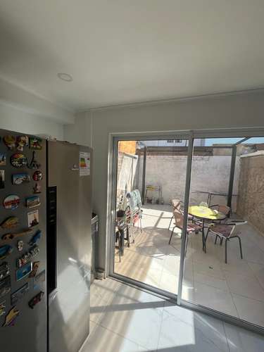 Hermosa casa de dos pisos remodelada - Imagen 4