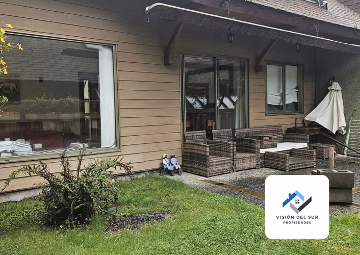 ARRIENDO AÑO CORRIDO  CASA AMOBLADA 4D 3B 2E CONDOMINIO CASABOSQUE PUCÓN