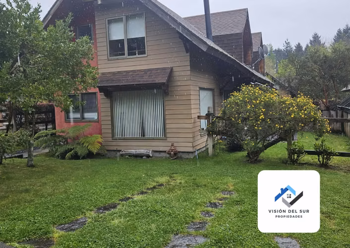 ARRIENDO AÑO CORRIDO  CASA AMOBLADA 4D 3B 2E CONDOMINIO CASABOSQUE PUCÓN