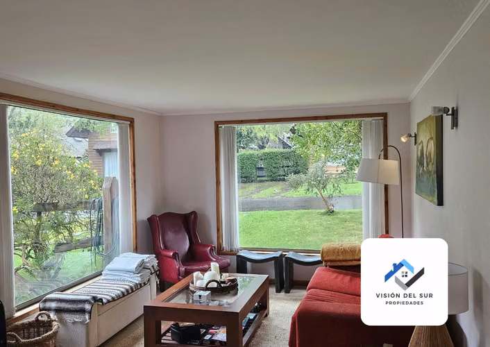 ARRIENDO AÑO CORRIDO  CASA AMOBLADA 4D 3B 2E CONDOMINIO CASABOSQUE PUCÓN