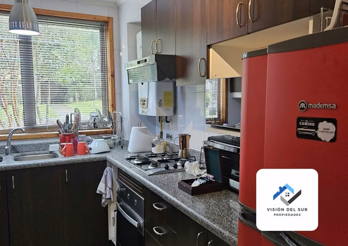 ARRIENDO AÑO CORRIDO  CASA AMOBLADA 4D 3B 2E CONDOMINIO CASABOSQUE PUCÓN