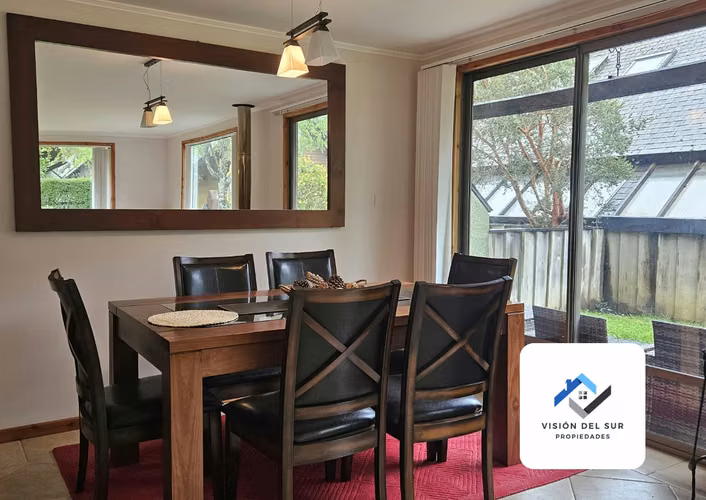 ARRIENDO AÑO CORRIDO  CASA AMOBLADA 4D 3B 2E CONDOMINIO CASABOSQUE PUCÓN