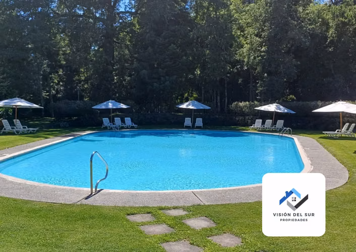 ARRIENDO AÑO CORRIDO  CASA AMOBLADA 4D 3B 2E CONDOMINIO CASABOSQUE PUCÓN