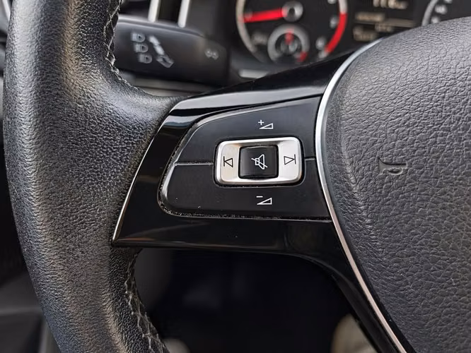 VOLKSWAGEN VIRTUS 1.6 MT5 COMFORTLINE ESC - 2019 | 4925 - Imagen 16