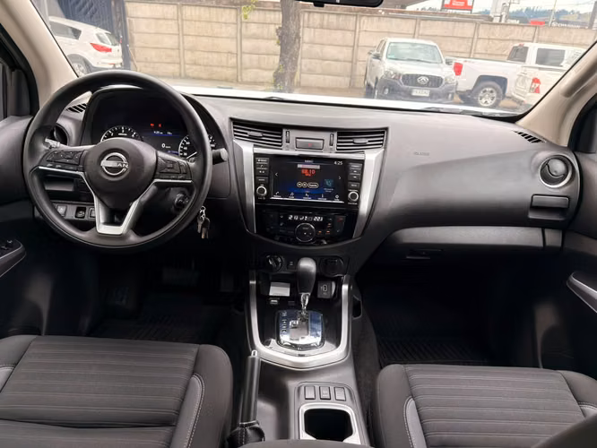 NISSAN NAVARA XE 2023 AUT 4X4 - Imagen 8