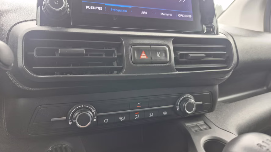PEUGEOT PARTNER L1 2024 - Imagen 12