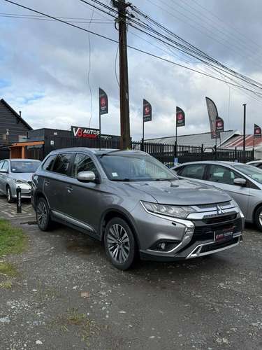 MITSUBISHI OUTLANDER  2022 - Imagen 2