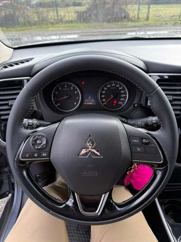 MITSUBISHI OUTLANDER  2022 - Imagen 9