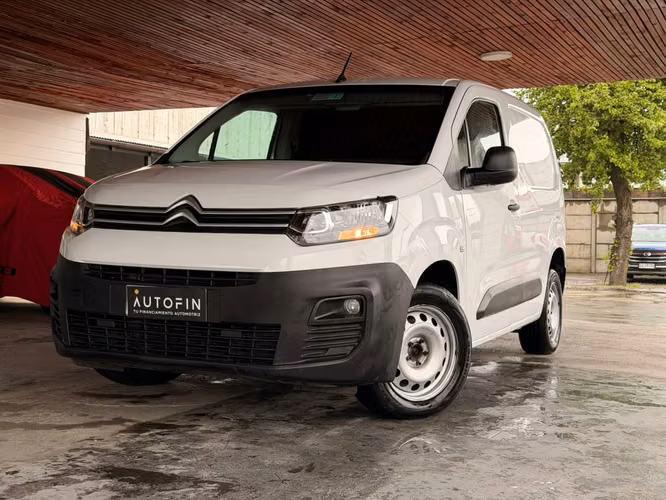 CITROEN BERLINGO 1.5TURBO DIESEL MECANICO CAPACIDAD DE CARGA 800KG AÑO 2023UNICO DUEÑO