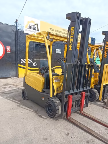 REMATE DE GRUAS HORQUILLAS ELECTRICAS J40XN AÑO 2.021, CON 2 BATERIAS Y 1 CARGADOR