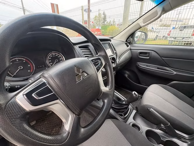 MITSUBISHI L200 2023 - Imagen 7