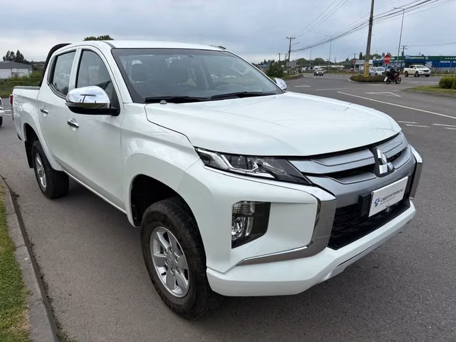 MITSUBISHI L200 2023 - Imagen 2