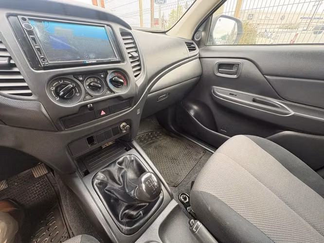 MITSUBISHI L200 2023 - Imagen 8