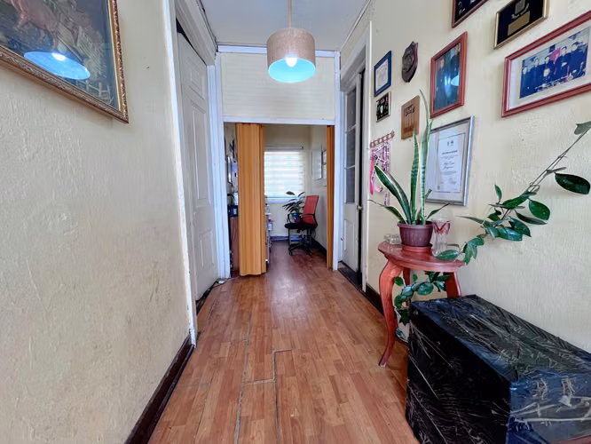 Edificio Aislado con 25mt Frente | 7 Direcciones, Mixto