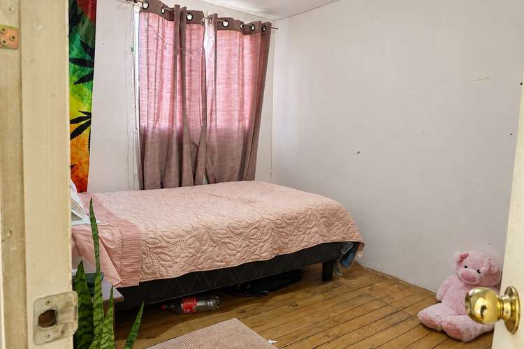 Casa de 2 dormitorios con patio y estacionamientos - Imagen 15