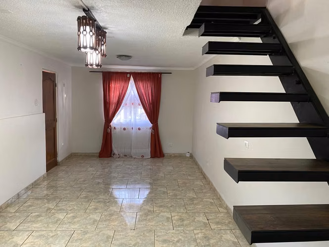 Casa en arriendo Condominio Portal del Sol, Antupirén
