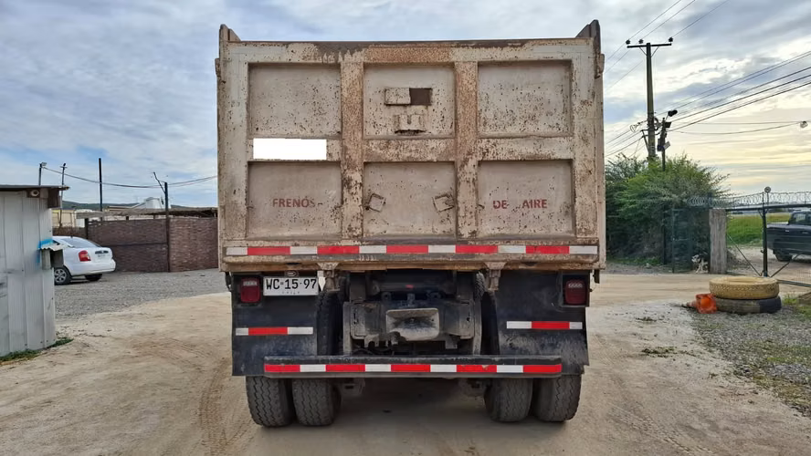 MACK CV713 TOLVA 12 MTS 2006