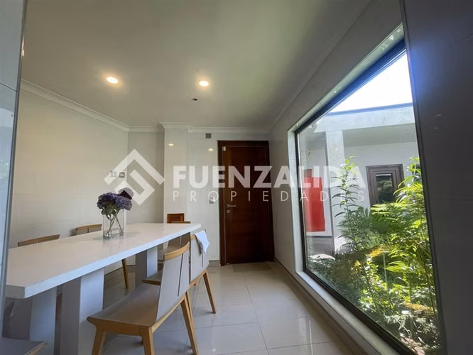 Vendemos Exclusiva residencia con piscina temperada - Imagen 35