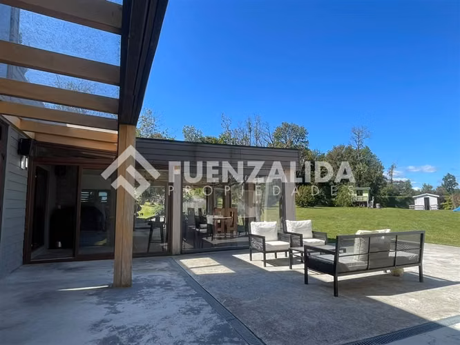 Vendemos Exclusiva residencia con piscina temperada - Imagen 33
