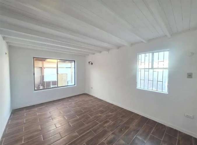 Casa en venta de 2 dorm. en Coronel - Imagen 2