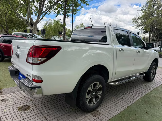 Mazda BT-50 3.2 SDX HIGH DIESEL 4X4 DOB. CAB. 6AT 4P (2021) - Imagen 6