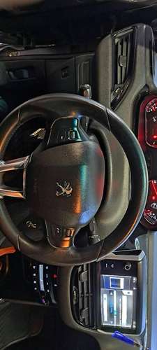 Automóvil peugeot 208 1.2 año 2014 - Imagen 5