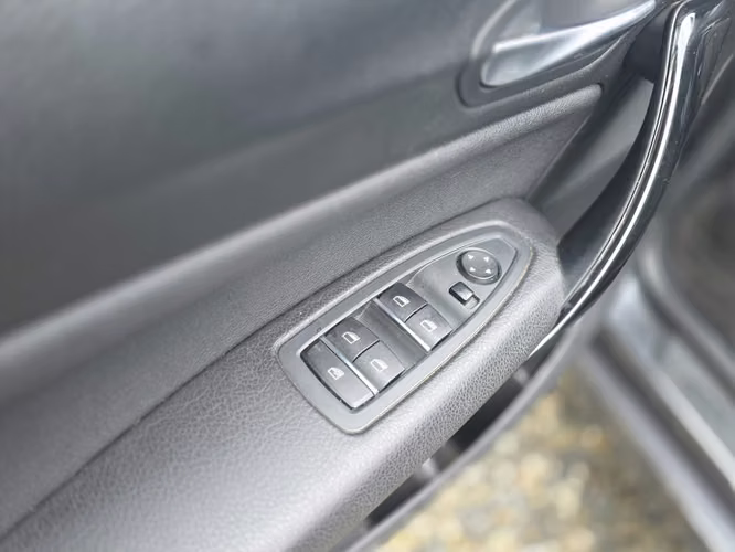 BMW 118I 1.5 AT