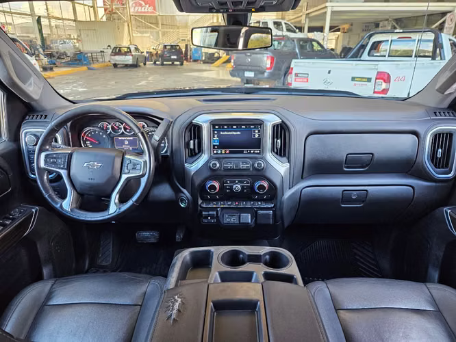 Chevrolet Silverado 5.3 LT TRAILBOSS Z71 4X4 AT 4P	 2022 - Imagen 11