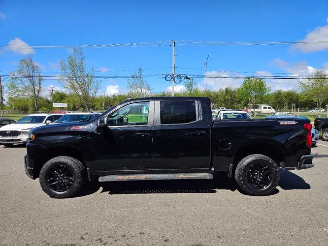 Chevrolet Silverado 5.3 LT TRAILBOSS Z71 4X4 AT 4P	 2022 - Imagen 8