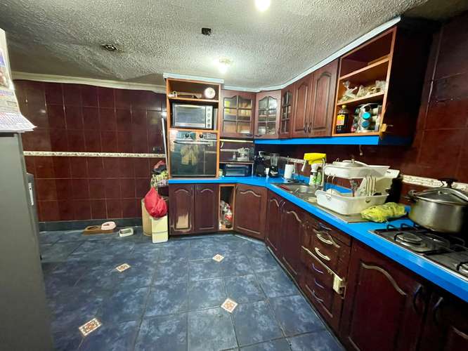 AMPLIA CASA SÓLIDA EN SAN BERNARDO - Imagen 10