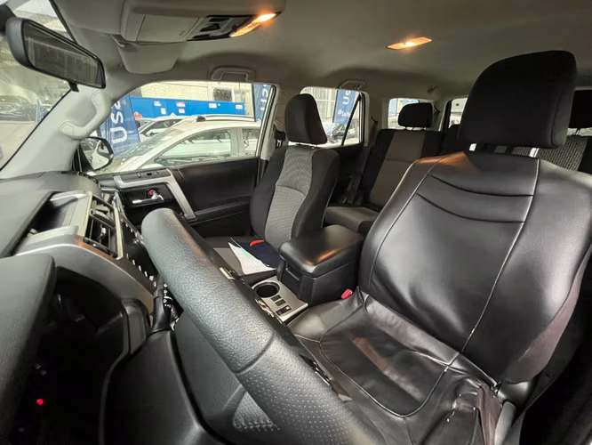 Toyota 4runner  4.0 SR5 CONNECTED AT 4X4 2023 - Imagen 16