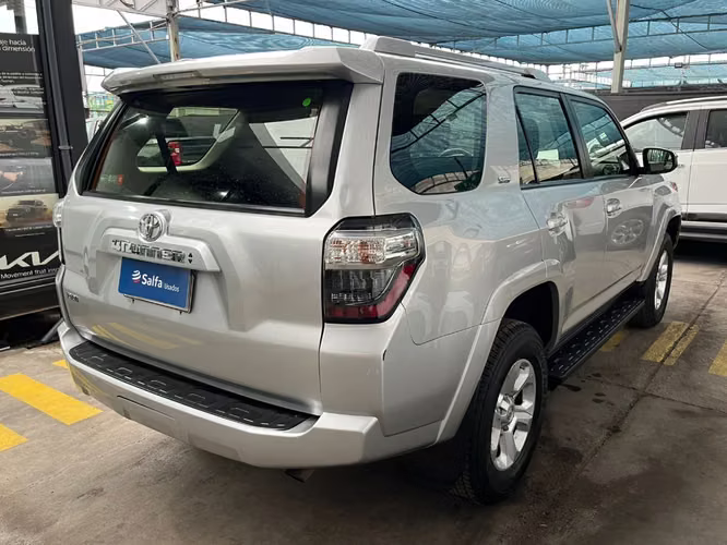 Toyota 4runner  4.0 SR5 CONNECTED AT 4X4 2023 - Imagen 7