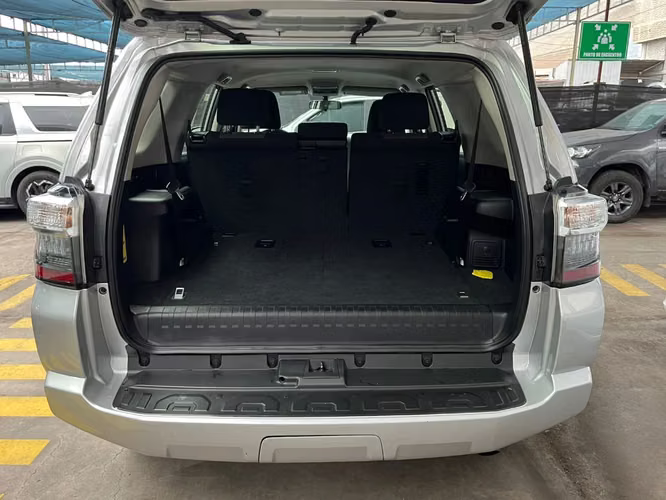 Toyota 4runner  4.0 SR5 CONNECTED AT 4X4 2023 - Imagen 13