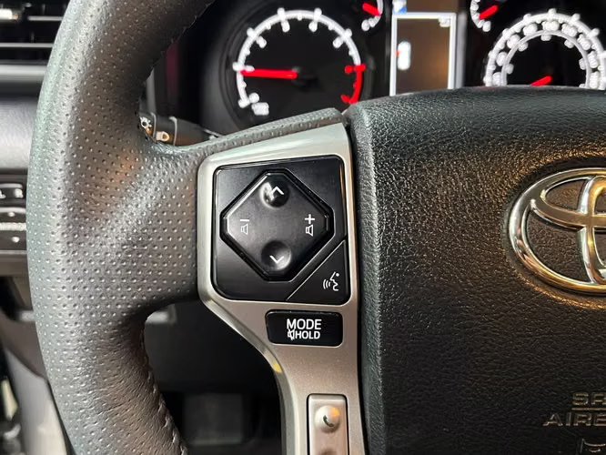 Toyota 4runner  4.0 SR5 CONNECTED AT 4X4 2023 - Imagen 18