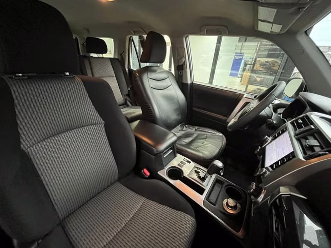 Toyota 4runner  4.0 SR5 CONNECTED AT 4X4 2023 - Imagen 15