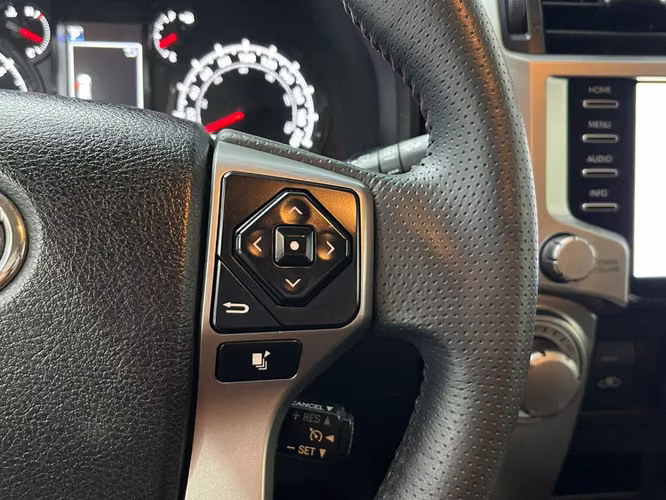 Toyota 4runner  4.0 SR5 CONNECTED AT 4X4 2023 - Imagen 17