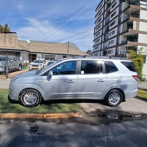 SsangYong stavic  d 2.0 2018 - Imagen 3