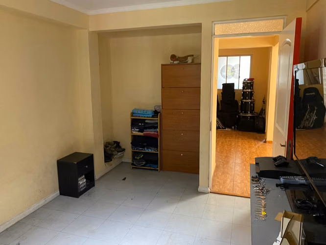 Casa Sólida de 2 Pisos en Sector Centro | Calle Esmeralda | 4D + 1B - Imagen 12