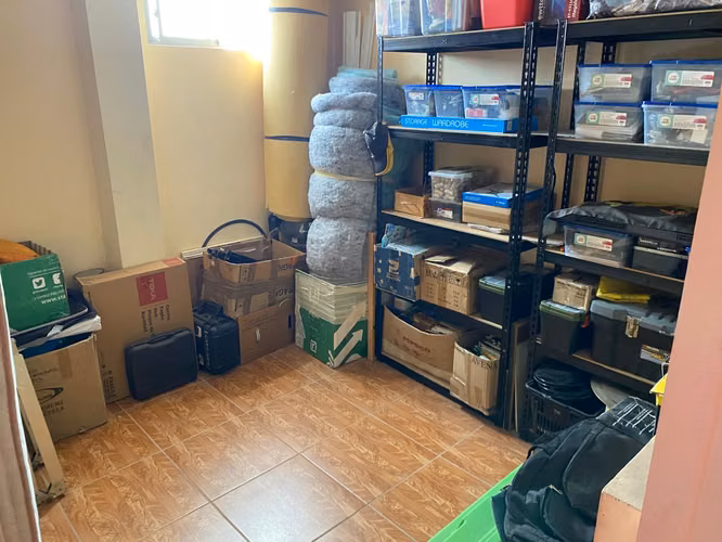 Casa Sólida de 2 Pisos en Sector Centro | Calle Esmeralda | 4D + 1B - Imagen 15