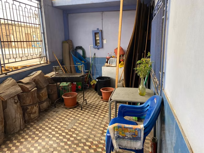 Casa Sólida de 2 Pisos en Sector Centro | Calle Esmeralda | 4D + 1B - Imagen 6