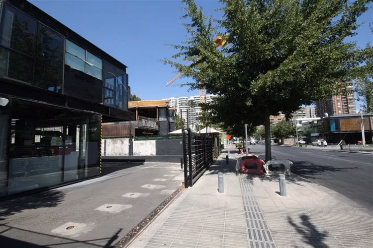 Local Comercial sector Geronimo con Kennedy, futura linea 7