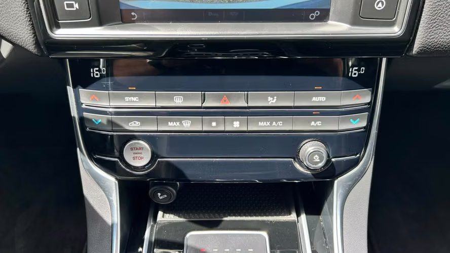 JAGUAR XE 2.0 AUT (2018) - Imagen 17