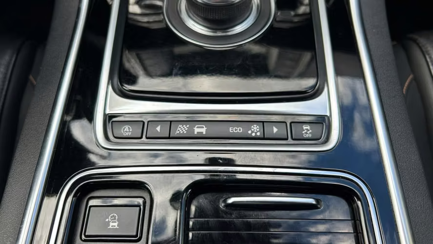 JAGUAR XE 2.0 AUT (2018) - Imagen 14